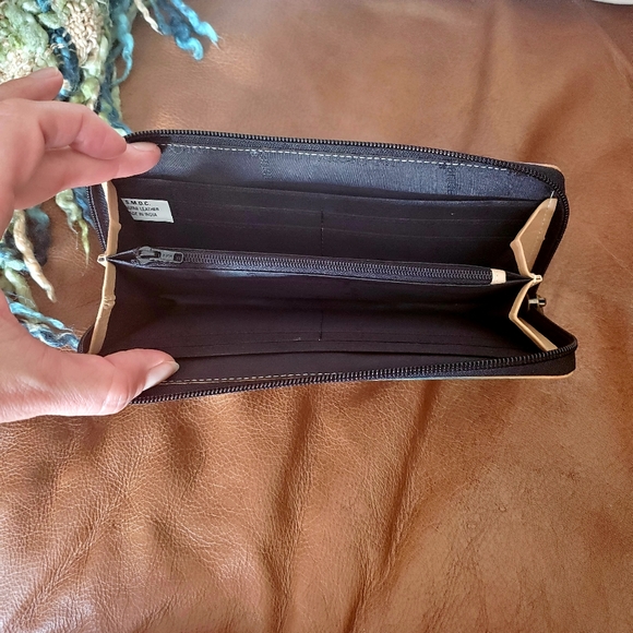 NWOT Handpainted Anuschka Wallet - Picture 5 of 9